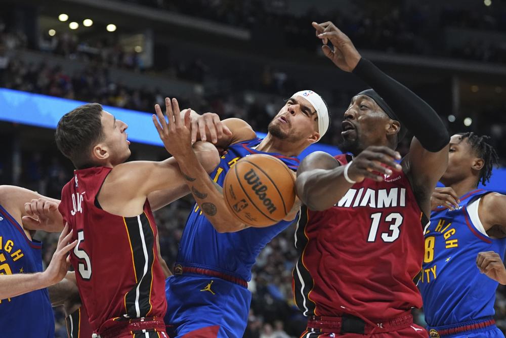 她选择了更 她选择了更